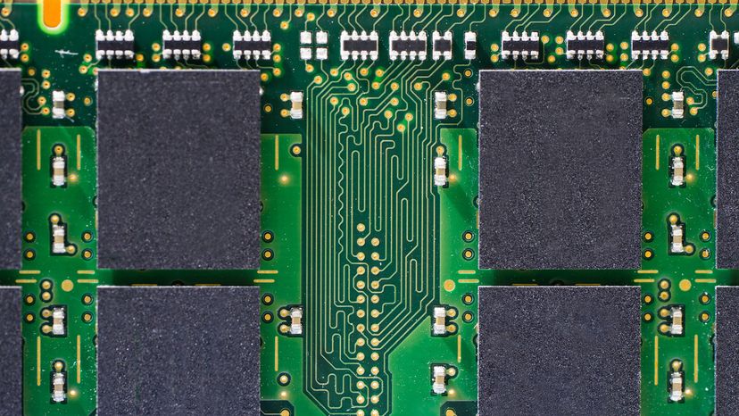 https://media.hswstatic.com/eyJidWNrZXQiOiJjb250ZW50Lmhzd3N0YXRpYy5jb20iLCJrZXkiOiJnaWZcL2NvbXB1dGVyLXJhbS0zLmpwZyIsImVkaXRzIjp7InJlc2l6ZSI6eyJ3aWR0aCI6ODI4fX19